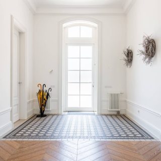 how long should a hallway be